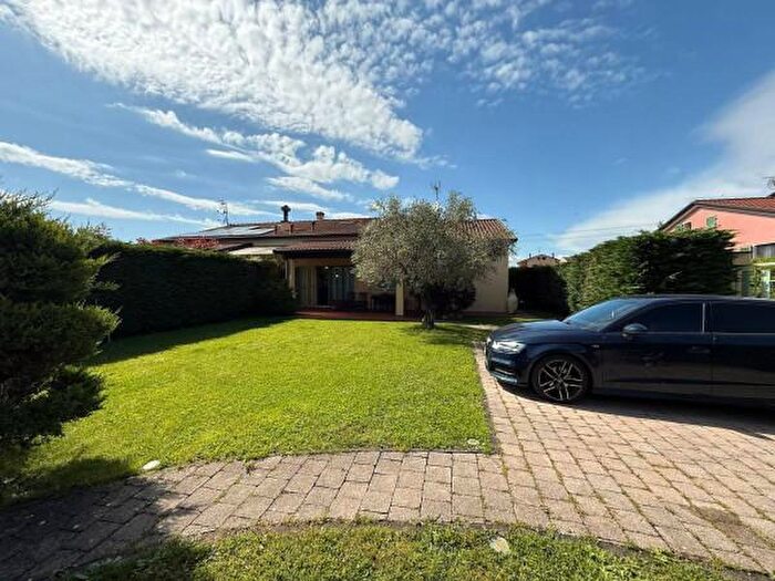 Casa con 5 locali in vendita in Sarzana