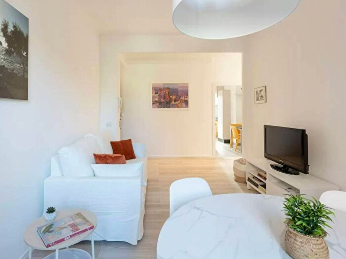 Appartamento trilocale in affitto in Via Savona, Piazza Napoli, Milano