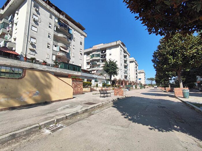 Appartamento trilocale in vendita in Via Enrico De Nicola, Melito Di Napoli