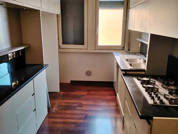 Appartamento con 5 locali in affitto in Via Domenichino, Milano