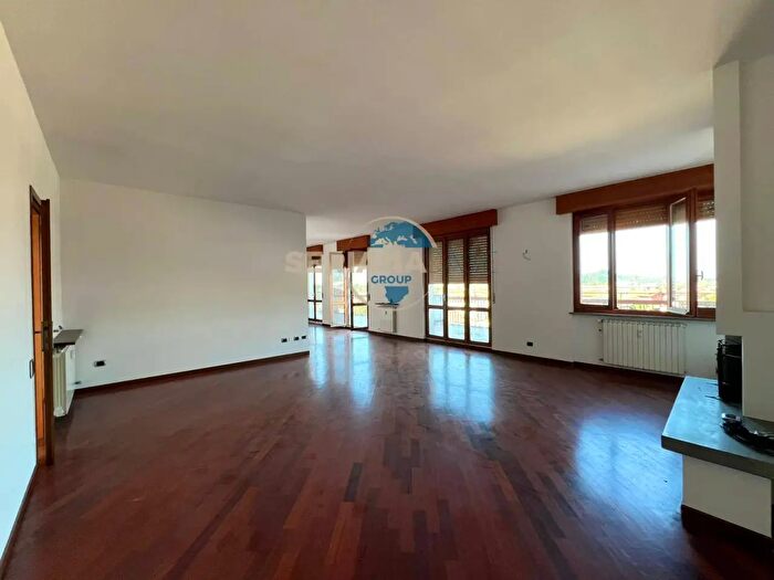 Appartamento con 5 locali in vendita in Via Lanzi, Gorlago