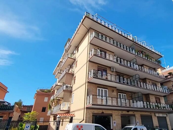 Appartamento bilocale in affitto in Via Radicofani, Roma