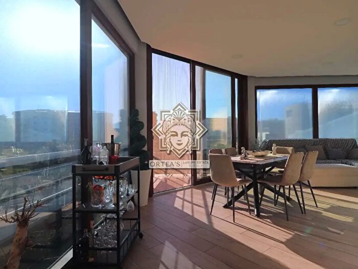 Appartamento quadrilocale in vendita in Via Mons Lauricella, Siracusa