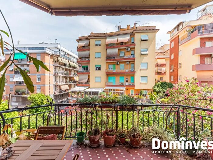 Appartamento quadrilocale in vendita in Via Adolfo Albertazzi, Roma