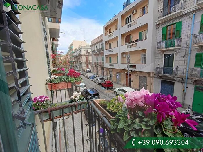 Appartamento con 5 locali in vendita in Via Placida, Messina