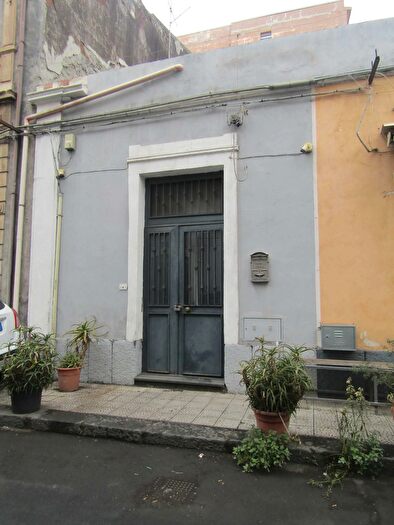 Appartamento trilocale in vendita in Via Mulino a Vento, Catania