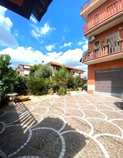 Appartamento quadrilocale in vendita in Via Ittiri, Roma