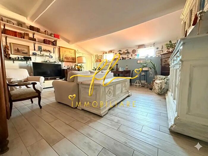 Appartamento con 6 locali in vendita in Livorno