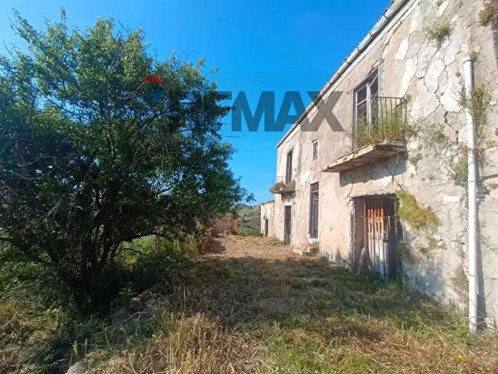 Casa con 8 locali in vendita in Contrada Pizzo Priolo Snc, Favara