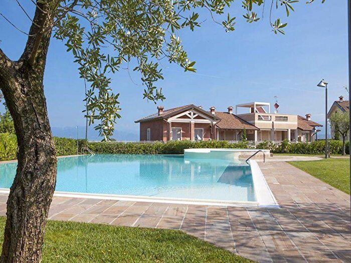 Appartamento trilocale in affitto in Via XXV Aprile snc, Peschiera del Garda