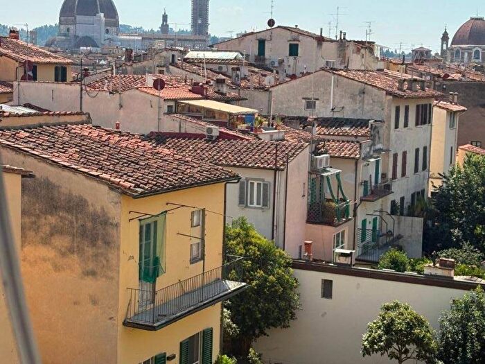 Appartamento trilocale in affitto in Via Bonifacio Lupi, San Marco SS Annunziata, Firenze