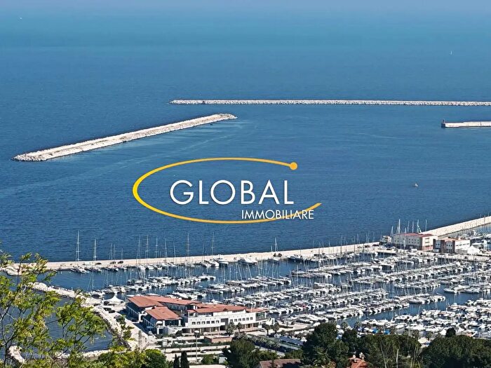 Casa con 5 locali in vendita in Via del Golfo, Ancona