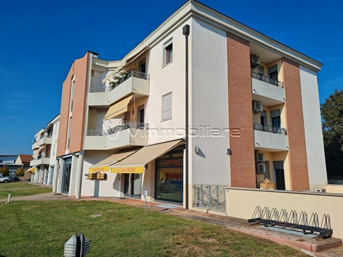 Appartamento con 5 locali in vendita in Via Primo Maggio, Noventa Vicentina