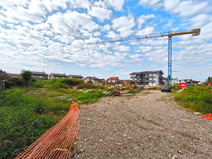 Appartamento trilocale in vendita in Lazzate