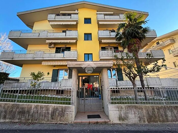 Appartamento trilocale in vendita in Via Turati, Castellalto