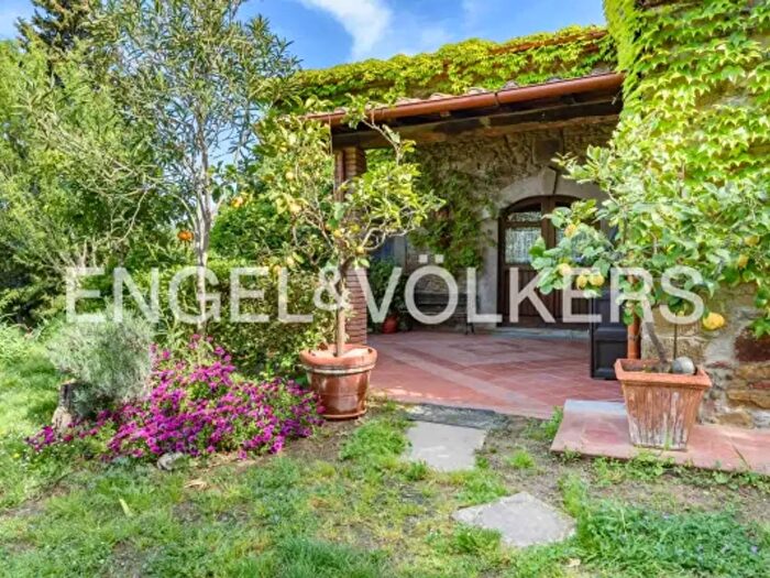 Casa con 6 locali in vendita in Via di Anchiano, Vinci
