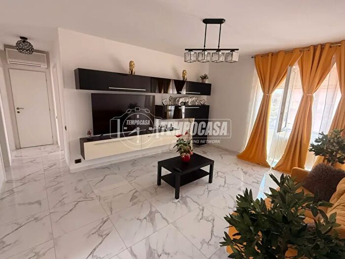 Appartamento trilocale in vendita in Via Giosuè Carducci, Castel San Giovanni