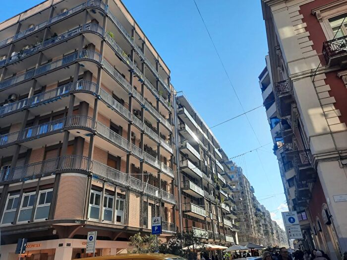 Appartamento con 5 locali in vendita in Via Argiro, Bari