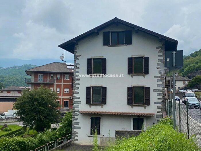 Casa in vendita in Via Giovanni Pascoli, SantOmobono Terme