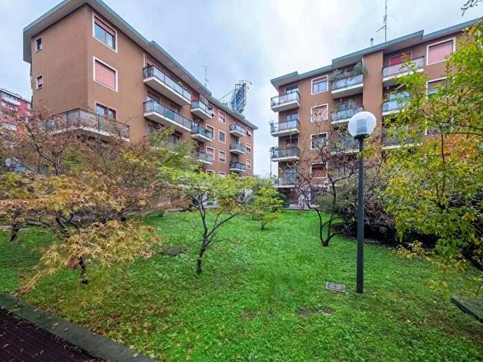 Appartamento trilocale in vendita in Viale Renato Serra, Milano