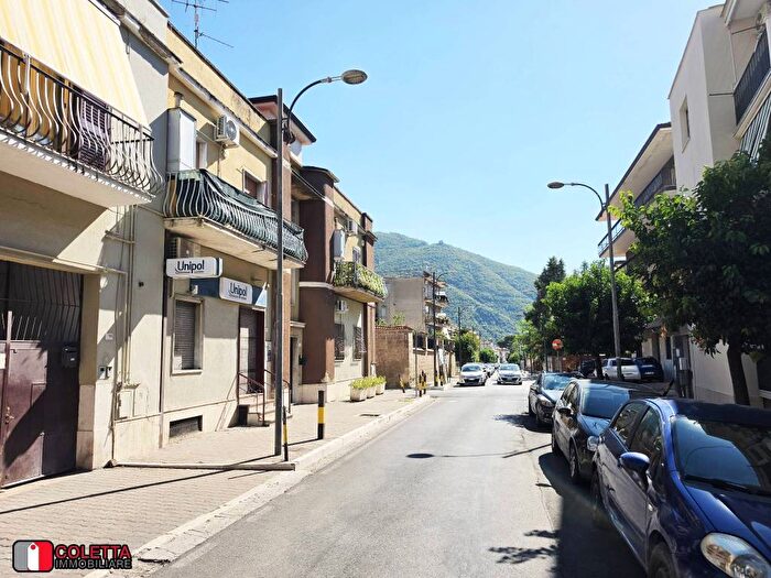 Appartamento trilocale in affitto in Corso Abatemarco, Centro, San Felice a Cancello