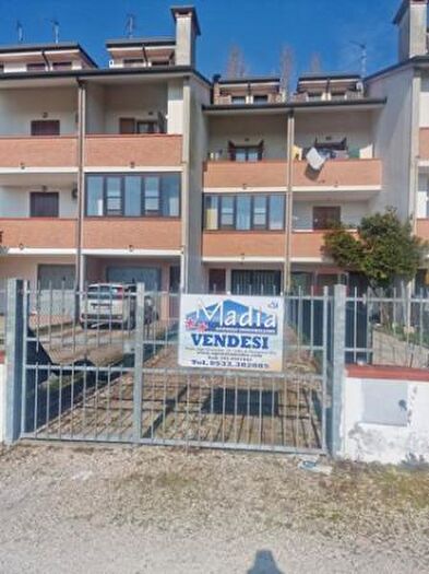 Casa quadrilocale in vendita in Via Imperiali, Comacchio