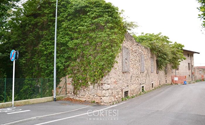 Casa con 20 locali in vendita in Via Cesare Battisti Zandobbio, Zandobbio