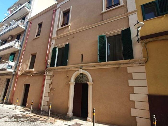 Appartamento bilocale in affitto in Via degli Albizi, Centro Storico, Brindisi