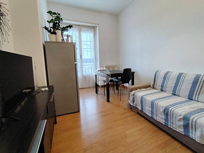 Appartamento bilocale in affitto in Via Antonio Carnevali, Dergano, Milano