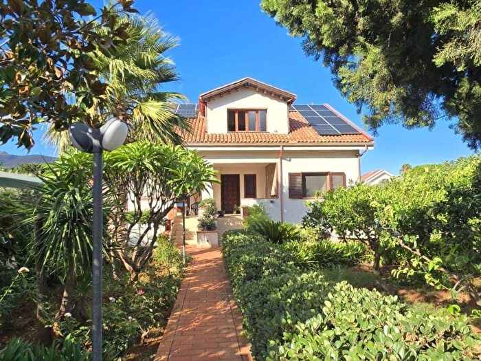 Casa con 6 locali in vendita in Via Giuseppe Villaroel, Cardillo, Palermo