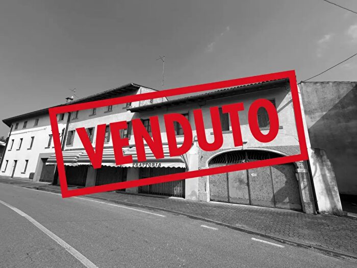 Casa con 6 locali in vendita in Via degli Emigranti, Varmo