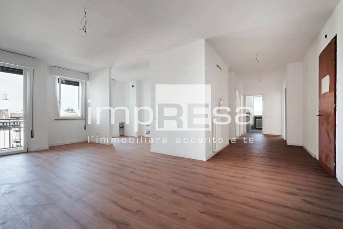 Appartamento con 5 locali in vendita in Viale Montegrappa, Treviso