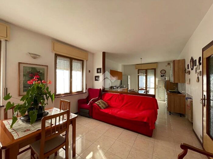 Appartamento trilocale in vendita in Via degli Assonica, Sorisole