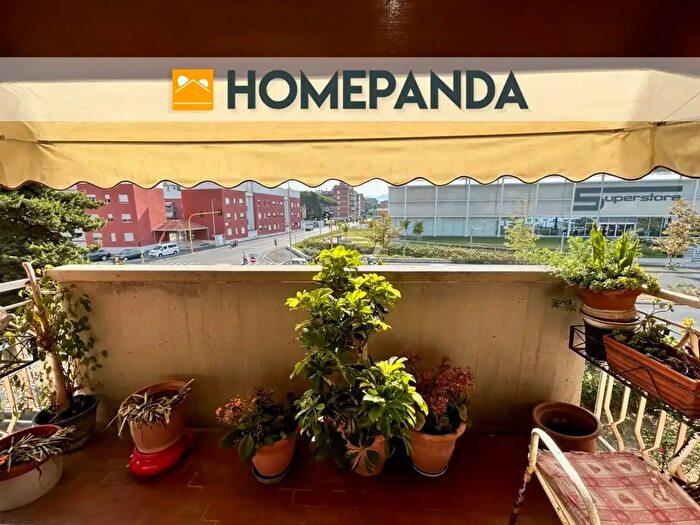 Appartamento trilocale in vendita in Viale Francesco Petrarca, Livorno