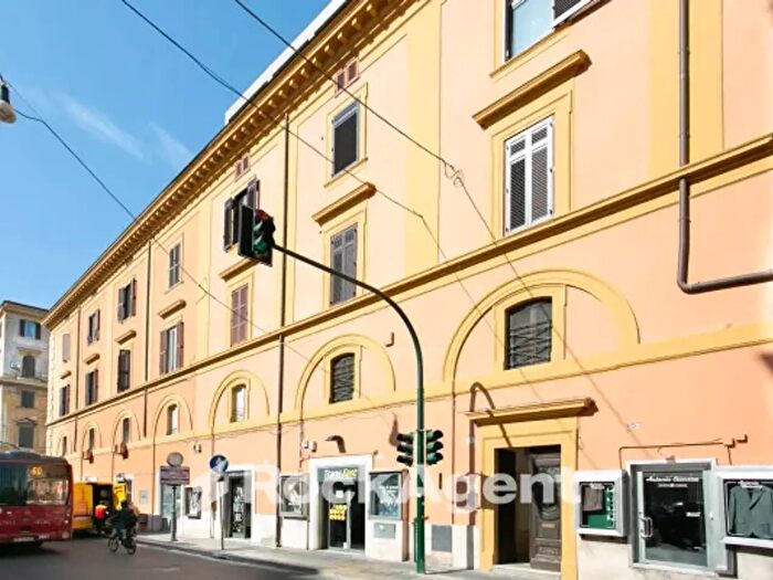 Appartamento trilocale in affitto in Via Venti Settembre, Roma