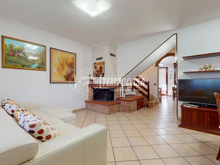 Casa quadrilocale in vendita in Via Carlo Alberto dalla Chiesa, Valsamoggia
