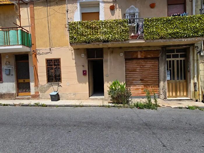 Appartamento bilocale in vendita in Via del Santo, Messina