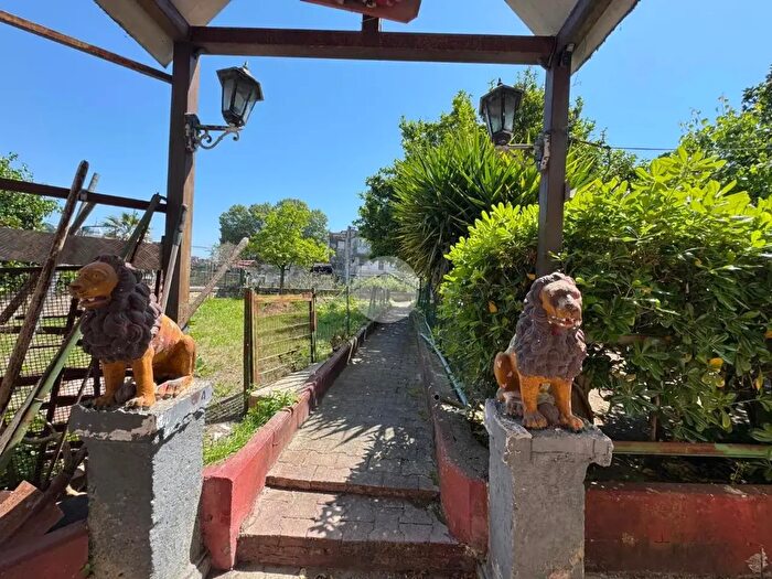 Appartamento trilocale in vendita in Gradini della Vita, Napoli