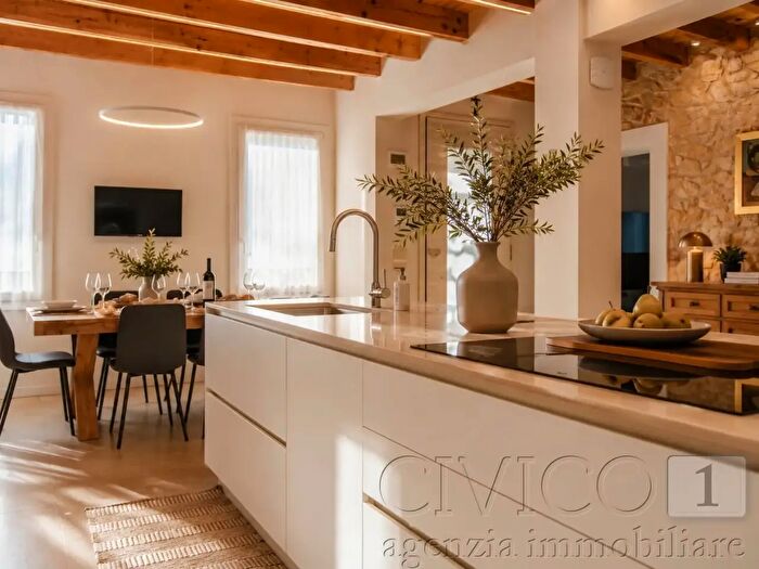 Casa con 14 locali in vendita in Via Costa, Sossano