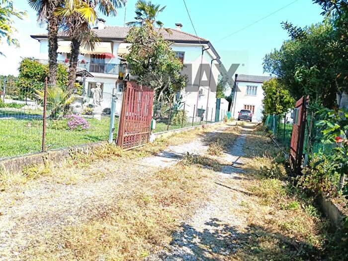 Casa con 6 locali in vendita in Pozzonovo