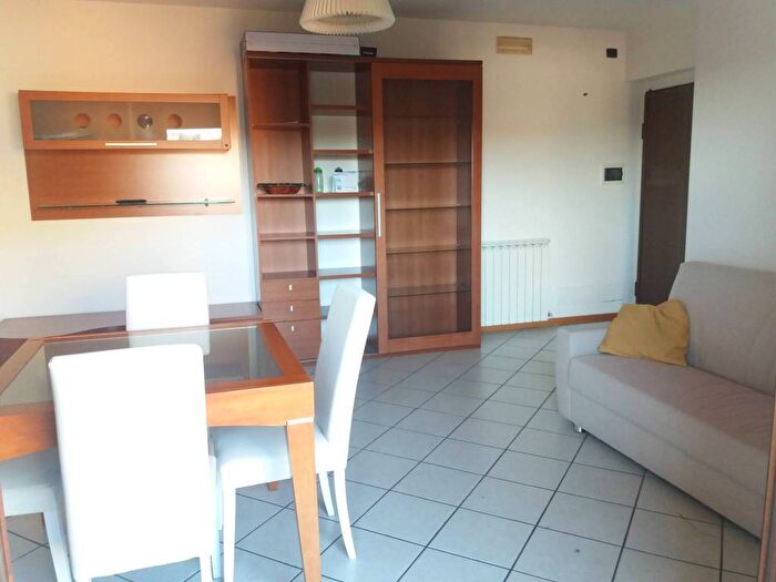 Appartamento con 5 locali in affitto in Via Francesco Petrarca, Semicentro Stazione, Perugia