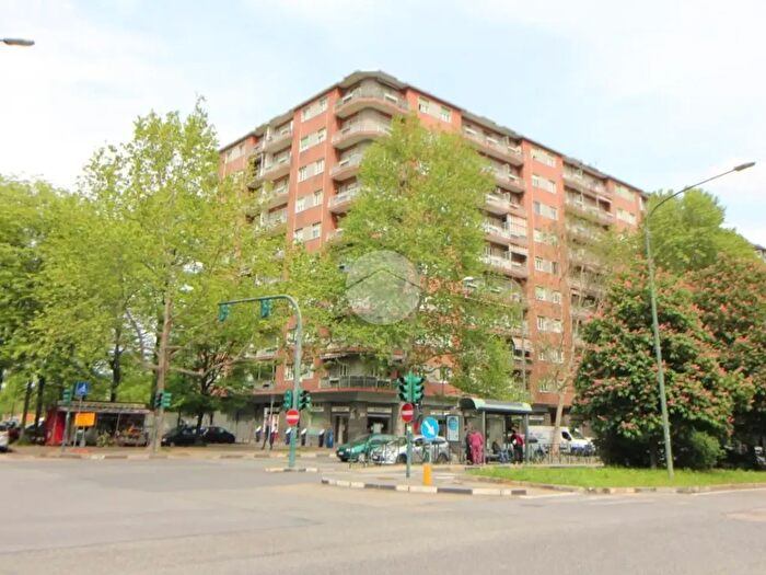 Appartamento trilocale in vendita in Piazza Teresa Confalonieri, Torino
