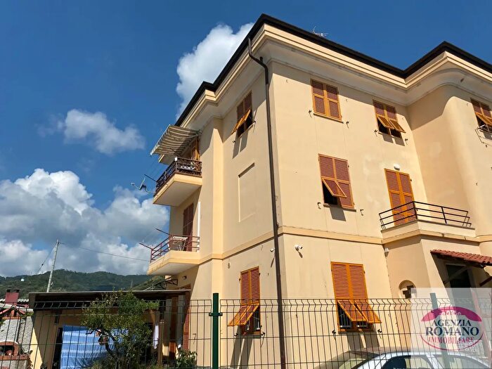 Appartamento quadrilocale in vendita in Via Fodrato, Albisola Superiore