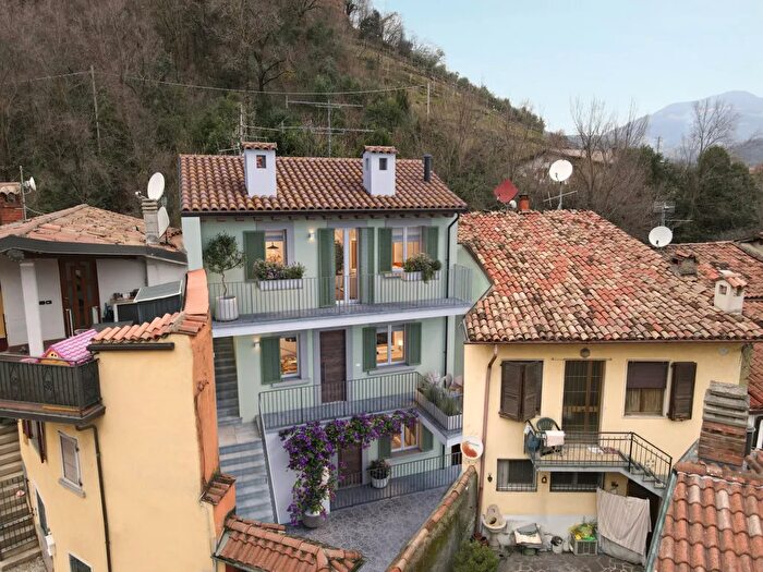 Appartamento in vendita in Via Cavour Paratico Bs Italia, Paratico