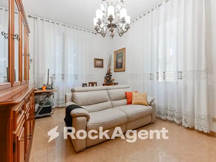 Appartamento trilocale in vendita in Viale Nazario Sauro, Milano