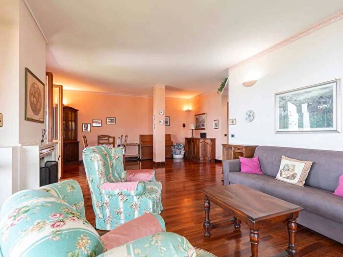 Appartamento trilocale in affitto in Via Ghevio, Dagnente, Arona