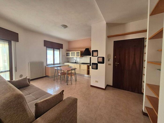 Appartamento bilocale in affitto in Corso Garibaldi, Centro, Thiene