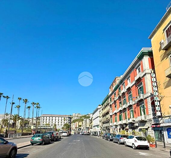 Appartamento quadrilocale in vendita in Riviera di Chiaia, Napoli