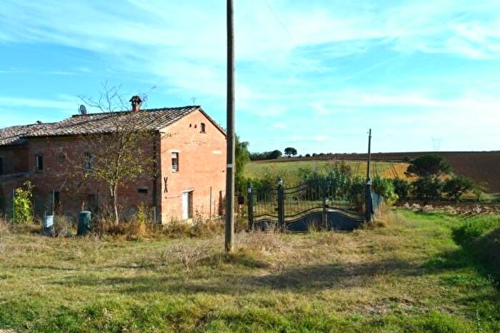 Casa trilocale in vendita in Via della Vittoria, Castiglione Del Lago