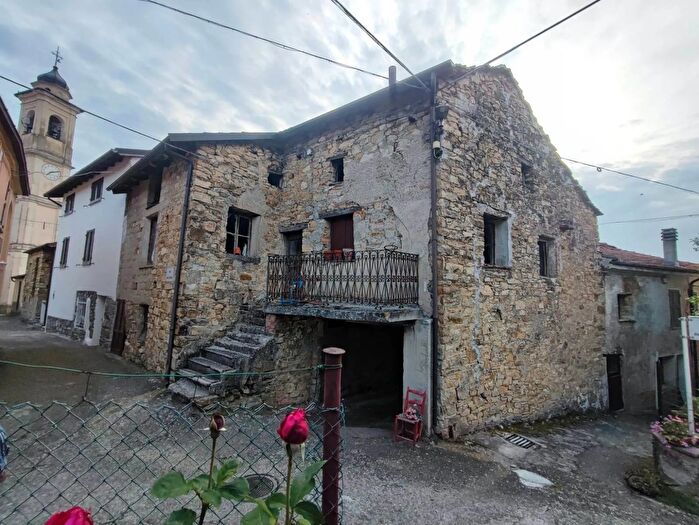 Casa quadrilocale in vendita in Novi Via Verdi Arquata Scrivia Tortona Lcitalia, Albera Ligure